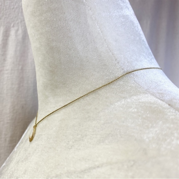 Dainty hammered matte gold tone crescent moon pendant - Picture 2 of 6